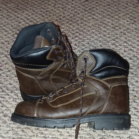 Boots - Picture 2 of 5